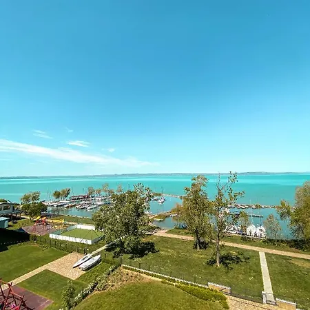 Admiral Sky Deluxe Apartman Siófok