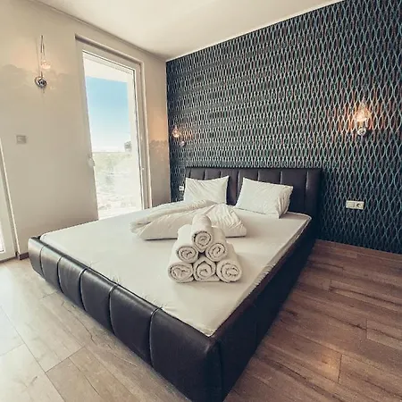 Admiral Sky Deluxe Apartman Apartament *
