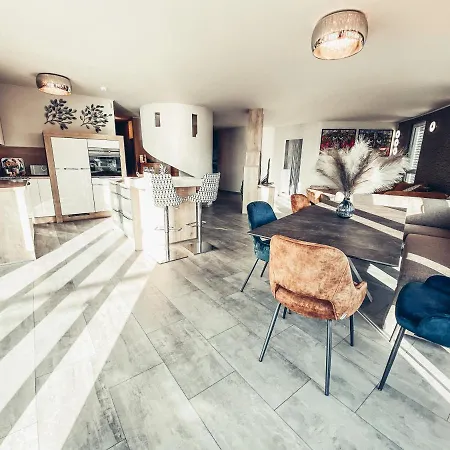 Admiral Sky Deluxe Apartman Apartament Siófok