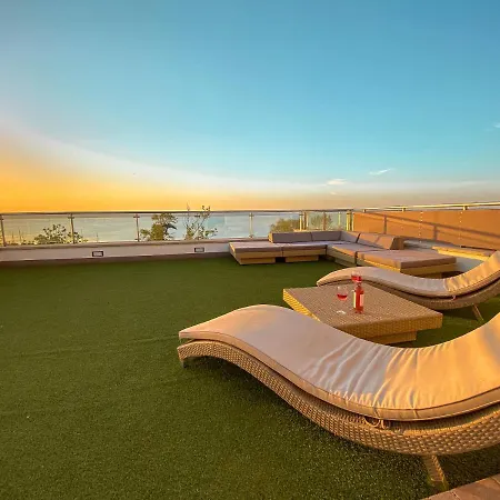 Admiral Sky Deluxe Apartman Apartament Siófok
