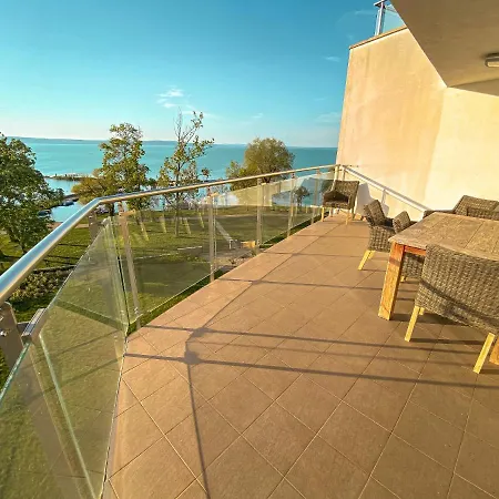 Admiral Sky Deluxe Apartman Apartament Siófok