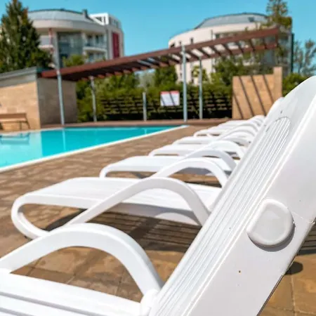Apartament Admiral Sky Deluxe Apartman *